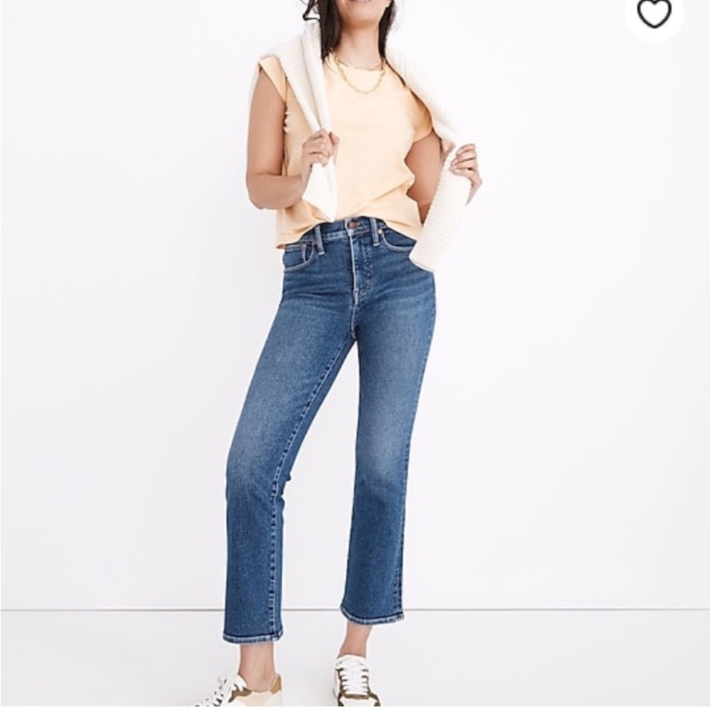 Madewell Cali Demi-boot Jeans in a Medium Wash Sz. 26